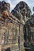 Ta Som temple - gopura of the first enclosure